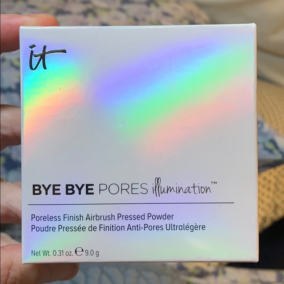 it cosmetics Other - NWT it cosmetics bye bye pores willumination .31oz